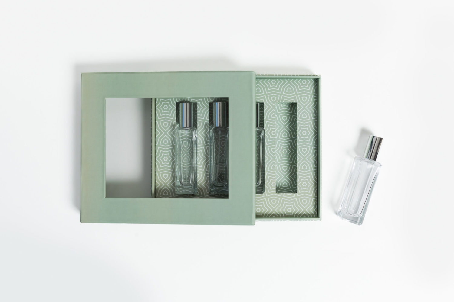 Luxury packaging with sustainable transparent window